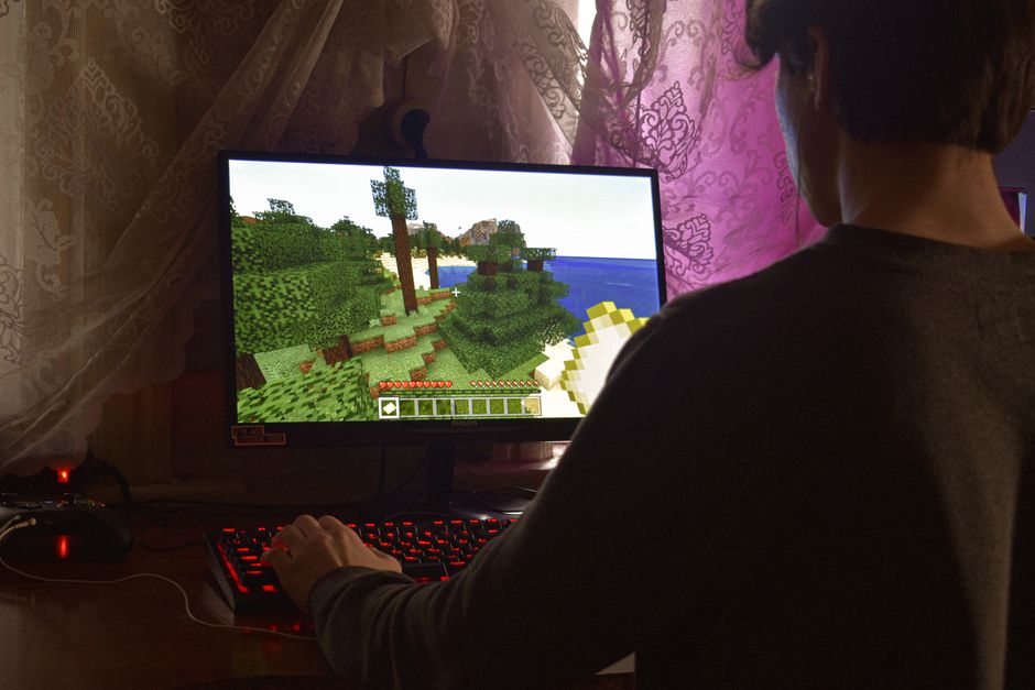 Bunte Minecraft Tapete mit Blockstruktur. Bunte Minecraft Tapete mit Blockstruktur.
